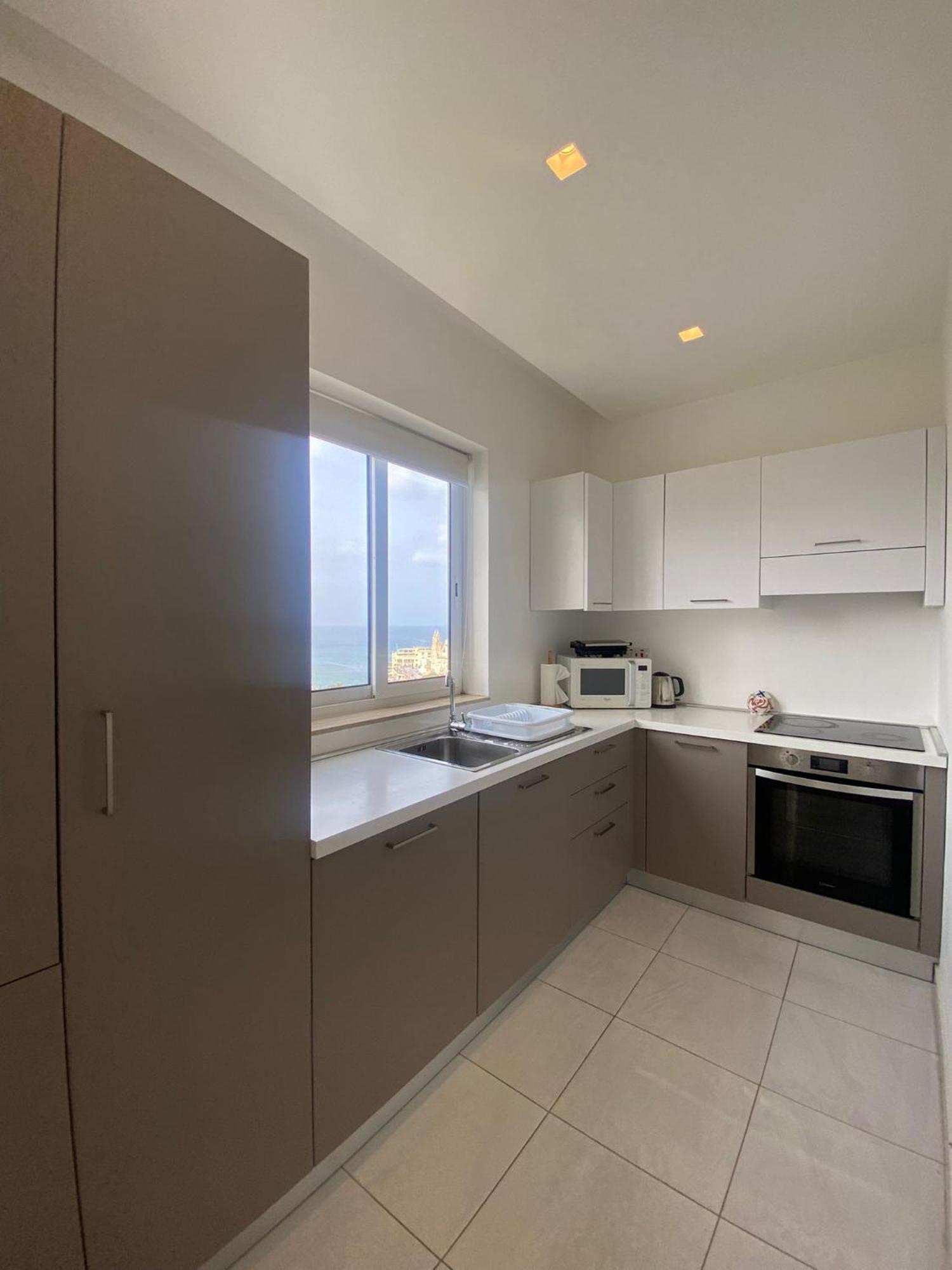 Spectacular Distant Seaview Apt سليمة المظهر الخارجي الصورة